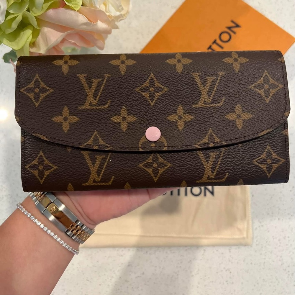 Louis Vuitton Emilie wallet 🩷